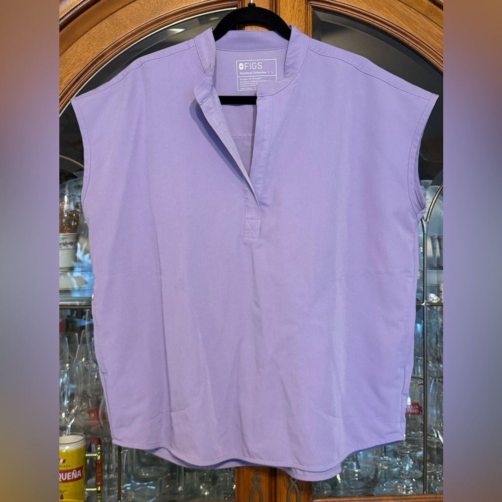 Figs Rafaela Scrub Top L in Lavender Dew